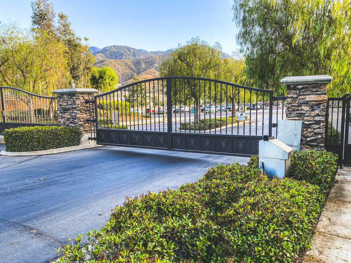 Scottsdale AZ commercial automatic gate